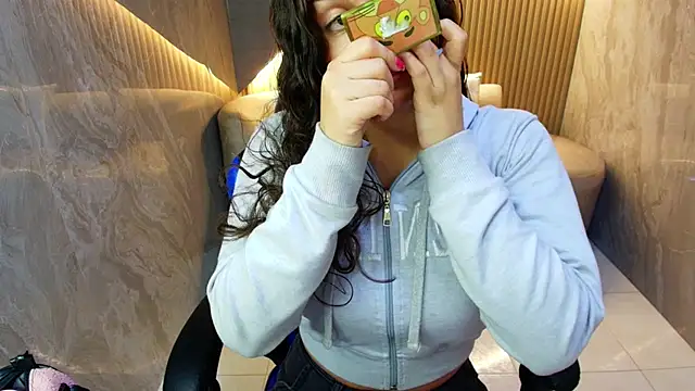 dany r  online show from October 29, 1:13 pm