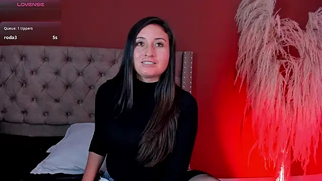 angela fiory online show from October 28, 9:39 pm