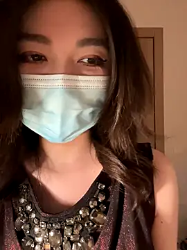 Snapshot of fioralba chatting on October 13, 8:31 pm fioralba online show from October 13, 8:31 pm