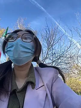 Snapshot of fioralba chatting on October 28, 1:58 pm fioralba online show from October 28, 1:58 pm