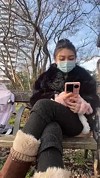 Snapshot of fioralba chatting on December 15, 12:31 pm fioralba online show from December 15, 12:31 pm