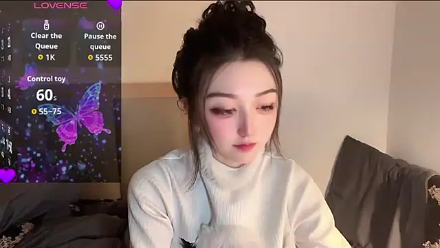 Snapshot of fioralba chatting on December 18, 4:35 pm fioralba online show from December 18, 4:35 pm