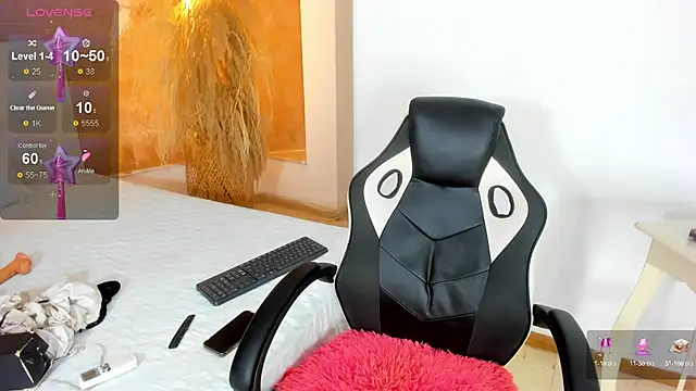 ZOE ROSE4 online show from October 7, 7:33 pm