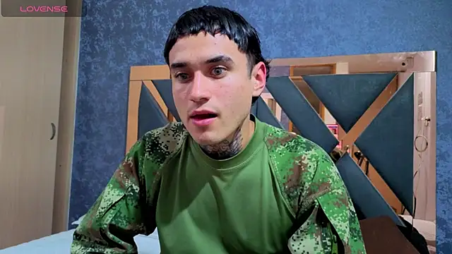 Snapshot of owen_desmond chatting on September 28, 2:17 am owen desmond online show from September 28, 2:17 am