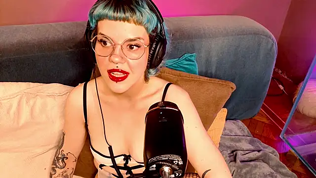 tacodeluxxxe online show from September 23, 1:19 am