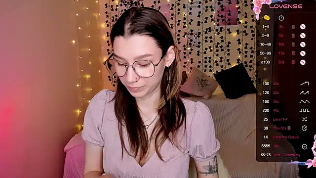 LinaBlossom  online show from November 25, 8:25 am