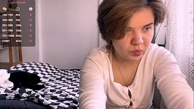 Snapshot of SabrinaFolts chatting on October 12, 9:08 am SabrinaFolts online show from October 12, 9:08 am