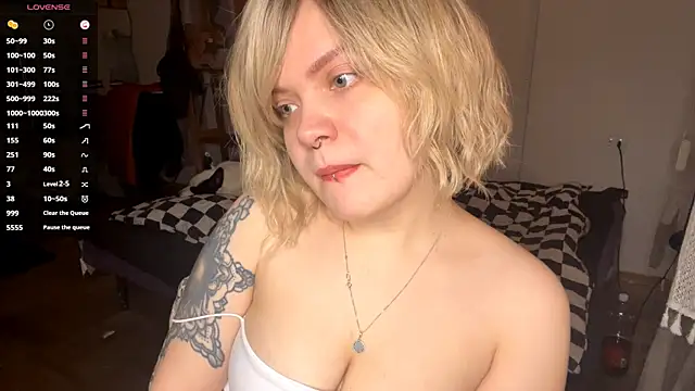 Snapshot of SabrinaFolts chatting on November 27, 3:25 pm SabrinaFolts online show from November 27, 3:25 pm