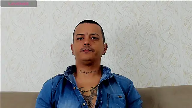 MaximoHall86 online show from October 30, 12:06 pm