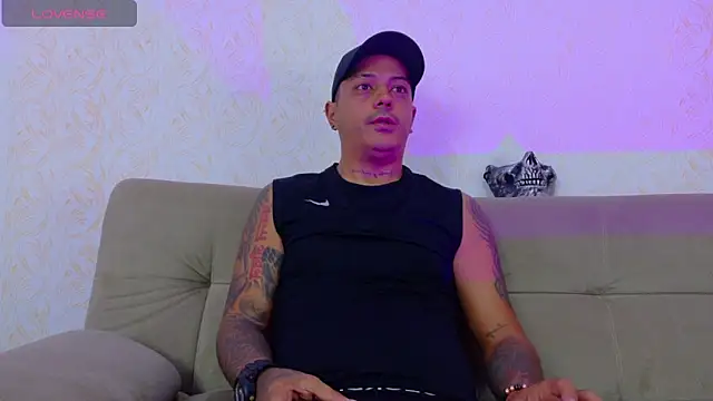 MaximoHall86 online show from November 1, 11:56 am