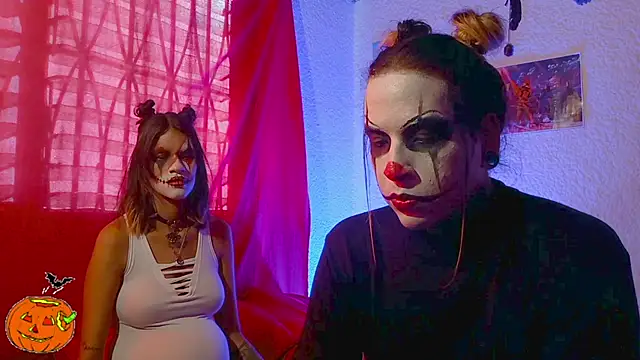 Snapshot of Couple_Moth666 chatting on October 31, 8:54 pm Couple Moth666 online show from October 31, 8:54 pm