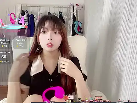 Snapshot of Aloves-21 chatting on November 3, 9:21 am Aloves-21 online show from November 3, 9:21 am