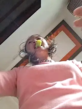 xuxulovezz online show from November 22, 9:08 am