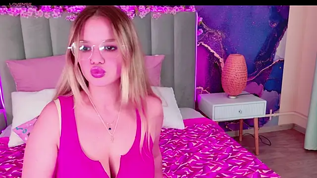 KellyHayden online show from October 21, 3:24 pm