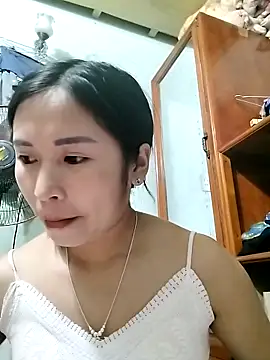 Snapshot of Mai4568 chatting on September 30, 12:32 pm Mai4568 online show from September 30, 12:32 pm