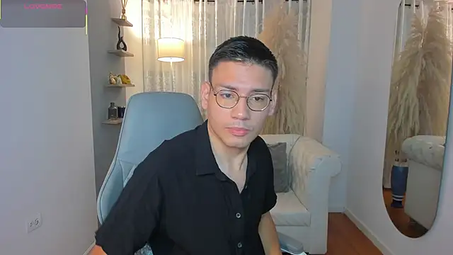 Snapshot of marcuswildx chatting on October 2, 11:17 am marcuswildx online show from October 2, 11:17 am