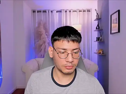 Snapshot of marcuswildx chatting on November 28, 2:20 pm marcuswildx online show from November 28, 2:20 pm