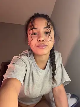 Snapshot of OliviaAshhh chatting on November 29, 1:08 am OliviaAshhh online show from November 29, 1:08 am