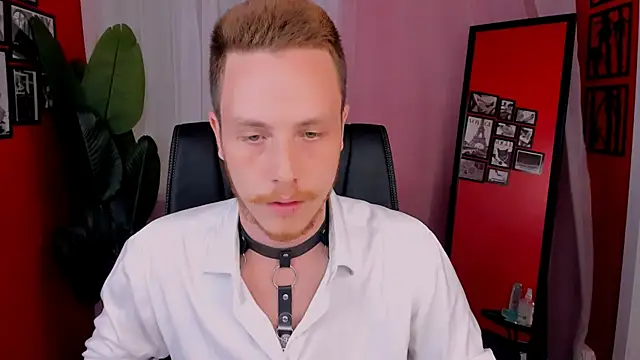 LeoMooree online show from September 27, 8:58 pm