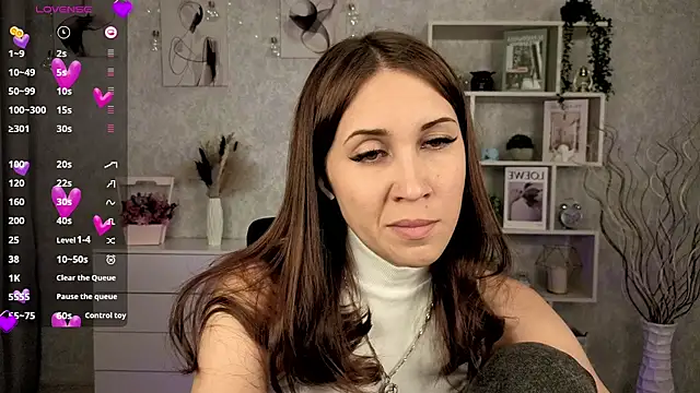 DreamVelour online show from October 8, 8:06 pm