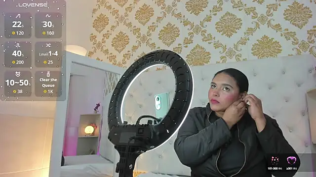 Snapshot of afrodita-Stone chatting on October 17, 2:15 am afrodita-Stone online show from October 17, 2:15 am