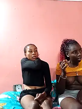 HotPetite 25 online show from November 27, 10:45 pm