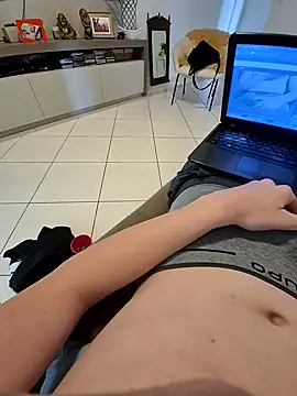 Snapshot of Salsicha244 chatting on October 24, 4:47 pm Salsicha244 online show from October 24, 4:47 pm