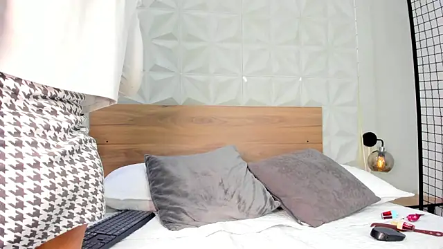 Snapshot of ValeryTrans_ chatting on November 27, 1:24 pm ValeryTrans online show from November 27, 1:24 pm