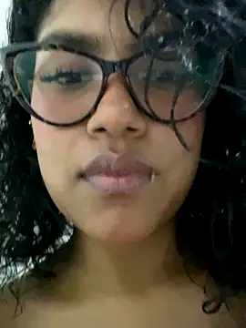 miiabrown18 online show from October 19, 1:39 am