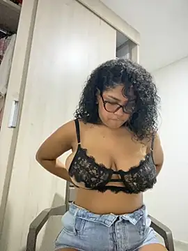 miiabrown18 online show from October 21, 1:39 am