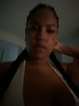 miiabrown18 online show from October 31, 1:39 am