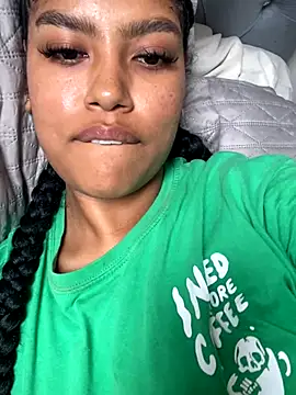 miiabrown18 online show from November 16, 2:44 pm