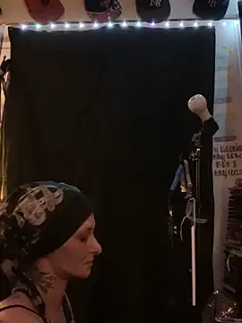 Snapshot of blondebarbiebae chatting on October 2, 4:03 pm blondebarbiebae online show from October 2, 4:03 pm