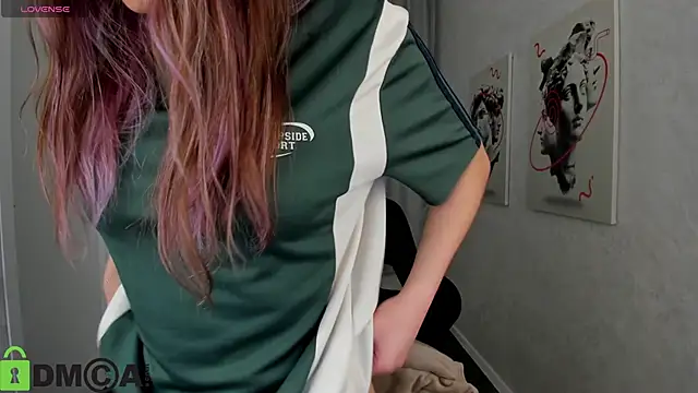 Al1ice Moures online show from October 27, 9:13 am