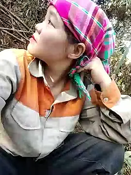 Snapshot of Meomeo-meo chatting on November 27, 2:13 am Meomeo-meo online show from November 27, 2:13 am