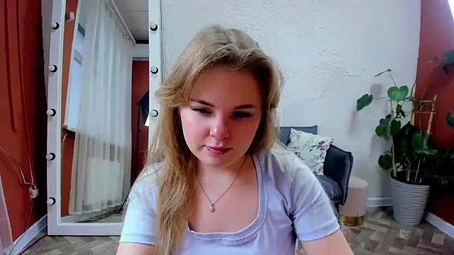 Melissa 199 online show from November 25, 5:40 am