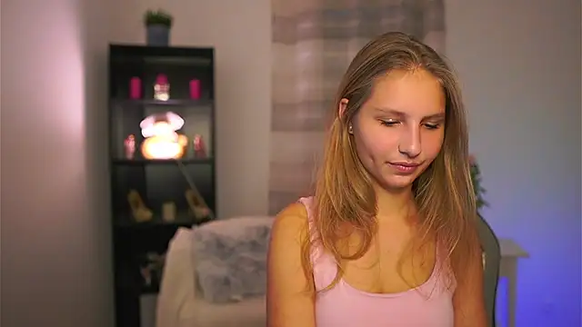 Snapshot of emmie_murray chatting on November 15, 2:13 pm emmie murray online show from November 15, 2:13 pm