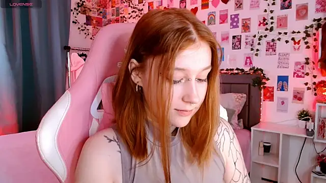 Ayla Hicks online show from November 8, 3:18 am