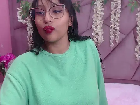 LILI CANDIES online show from September 30, 1:16 pm