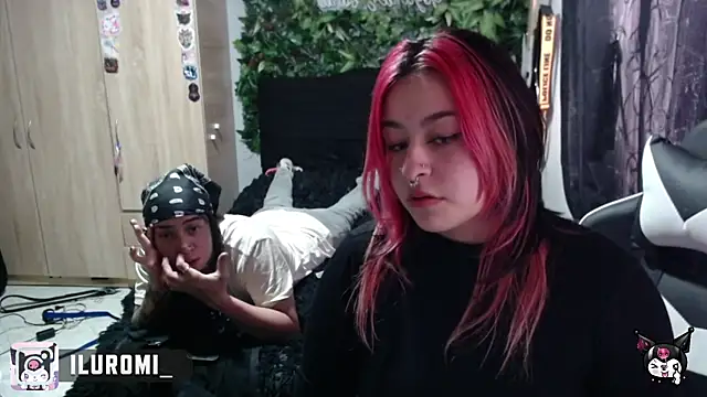 Snapshot of Iluromi chatting on October 10, 8:30 pm Iluromi online show from October 10, 8:30 pm