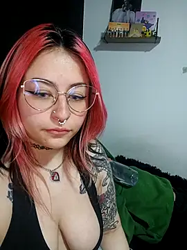 Snapshot of Iluromi chatting on October 25, 4:09 am Iluromi online show from October 25, 4:09 am