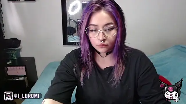 Snapshot of Iluromi chatting on November 20, 3:34 pm Iluromi online show from November 20, 3:34 pm