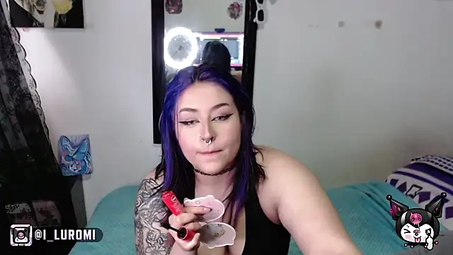 Snapshot of Iluromi chatting on December 4, 3:10 pm Iluromi online show from December 4, 3:10 pm