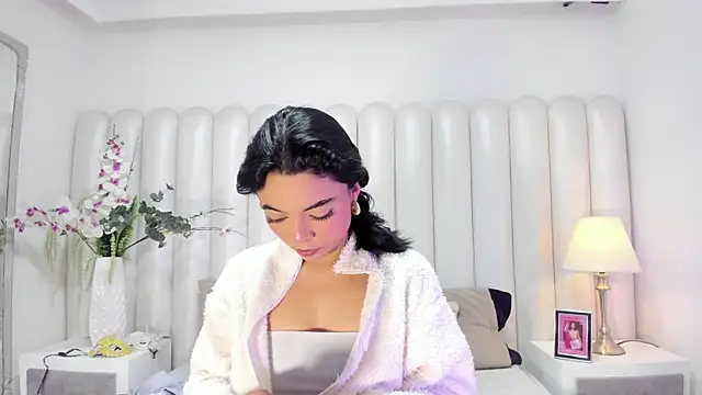 AriaBelles online show from November 9, 10:02 am