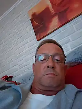 Snapshot of TommyTom76 chatting on September 26, 9:41 pm TommyTom76 online show from September 26, 9:41 pm