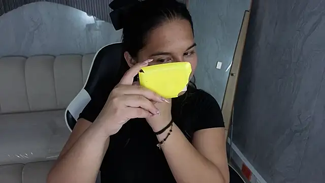 Saraah Tx online show from November 27, 2:57 am