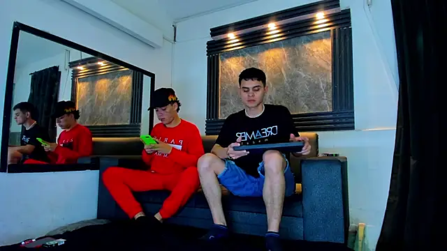 Snapshot of ALEX_MILLER25 chatting on September 28, 3:56 am ALEX MILLER25 online show from September 28, 3:56 am