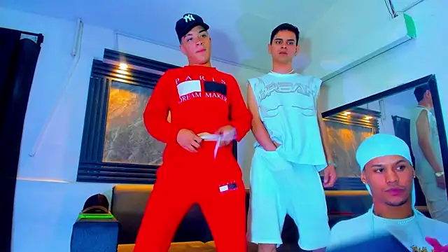 Snapshot of ALEX_MILLER25 chatting on October 5, 4:11 am ALEX MILLER25 online show from October 5, 4:11 am