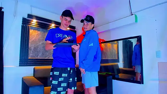 Snapshot of ALEX_MILLER25 chatting on October 18, 4:15 am ALEX MILLER25 online show from October 18, 4:15 am