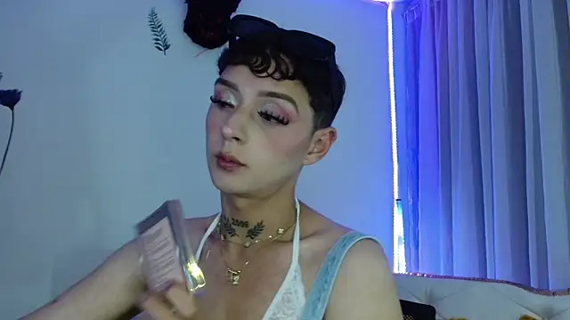 Snapshot of David_Fox01 chatting on October 1, 3:23 am David Fox01 online show from October 1, 3:23 am